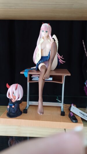 Alternative view of Figura Darling 02 26cms