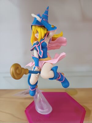 Alternative view of Figura Dark Magician Girl
