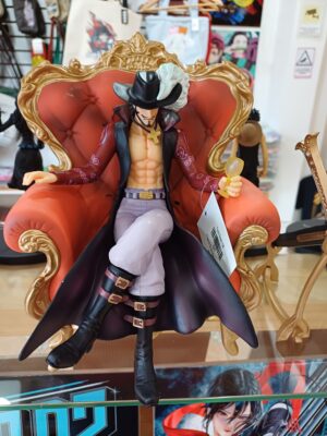 Figura Dracule Mihawk Trono