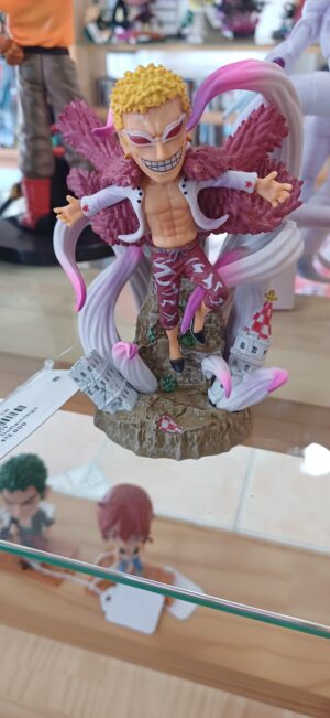 Alternative view of Figura Doflamingo