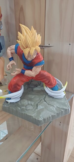 Alternative view of Figura Goku pedestal