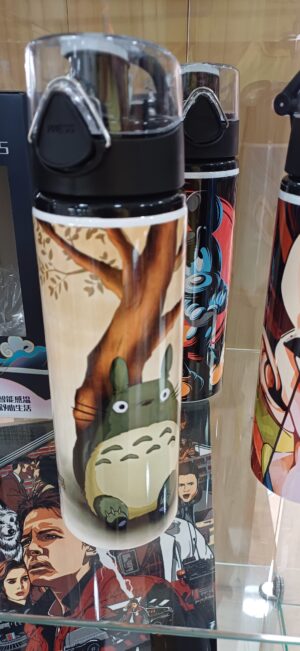 Alternative view of Botella Totoro