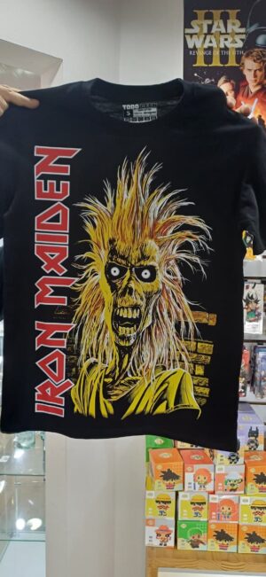 Alternative view of CAMISETA IRON MAIDEN 1980